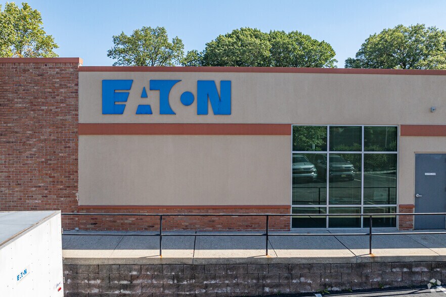 More Photos Of 1115 Globe Ave, Mountainside Light Manufacturing For Lease