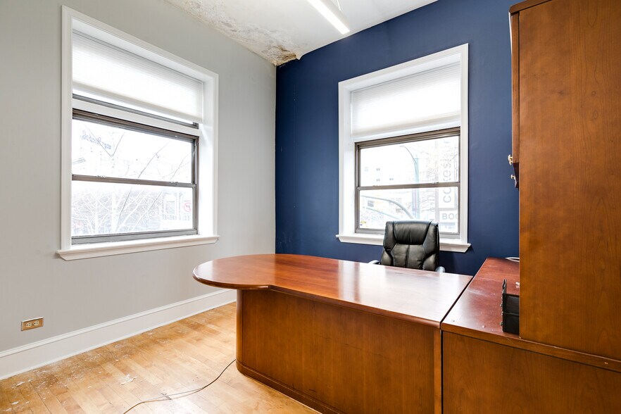 More Photos Of 424 E Grace St, Richmond Bank For Lease