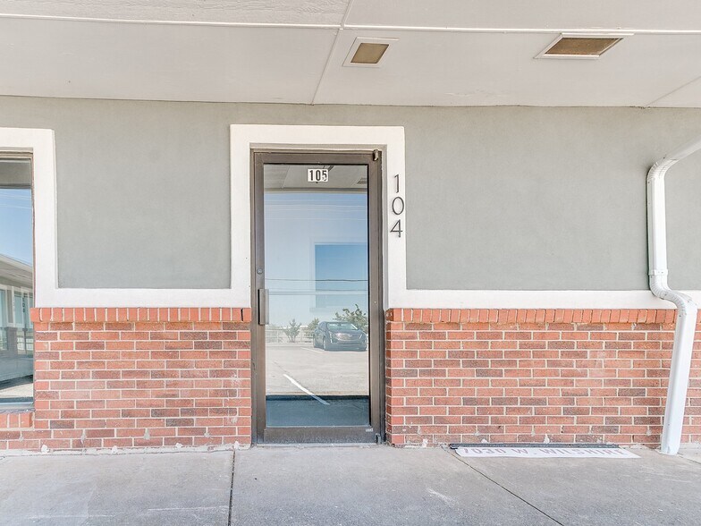 More Photos Of 7030 W Wilshire Blvd, Oklahoma City Storefront Retail Office For Lease