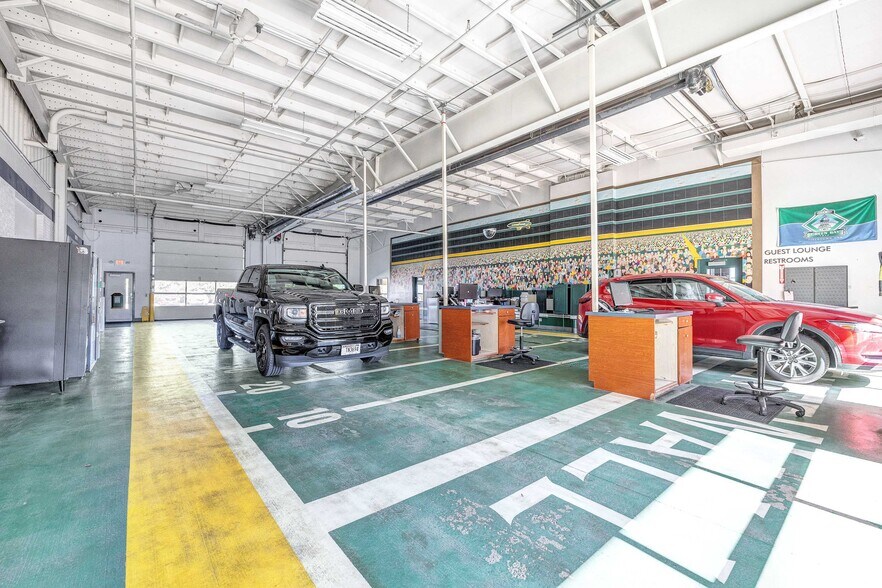 More Photos Of 1988 E Mason St, Green Bay Auto Dealership For Sale