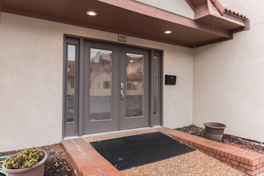 More Photos Of 77-87 Bay Bridge Dr, Gulf Breeze Office For Sale