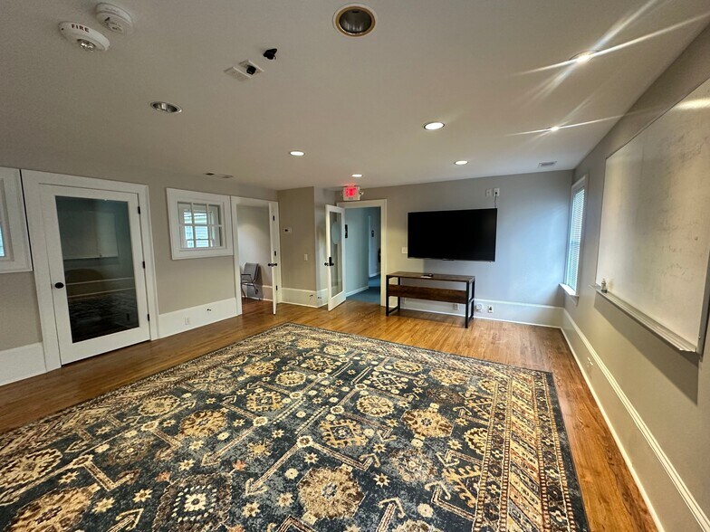 More Photos Of 5920 Odell St, Cumming Office For Sale
