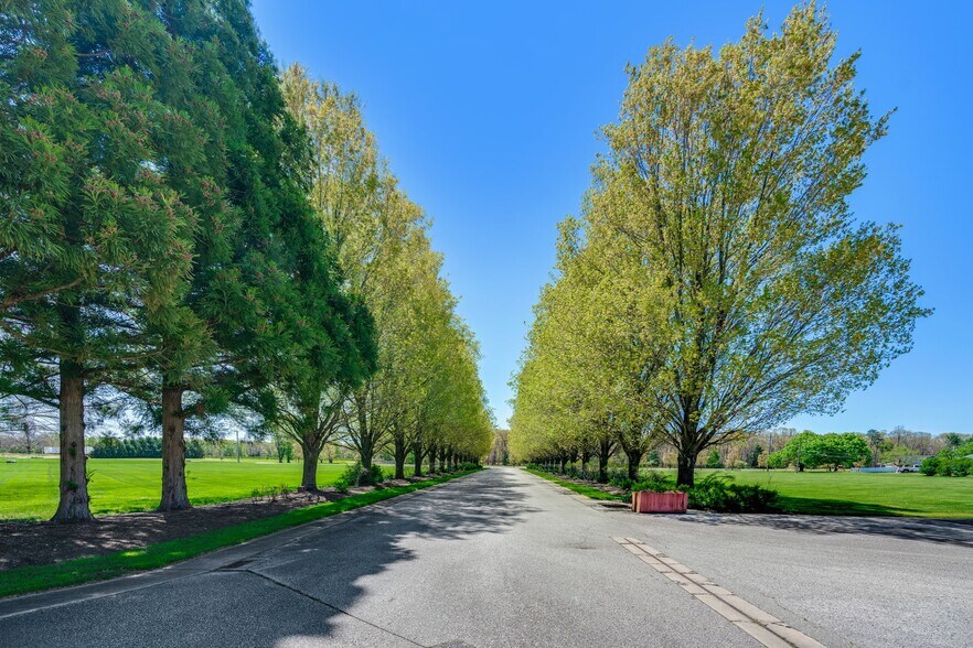 More Photos Of 1445 Catawba Ave, Newfield Service For Sale