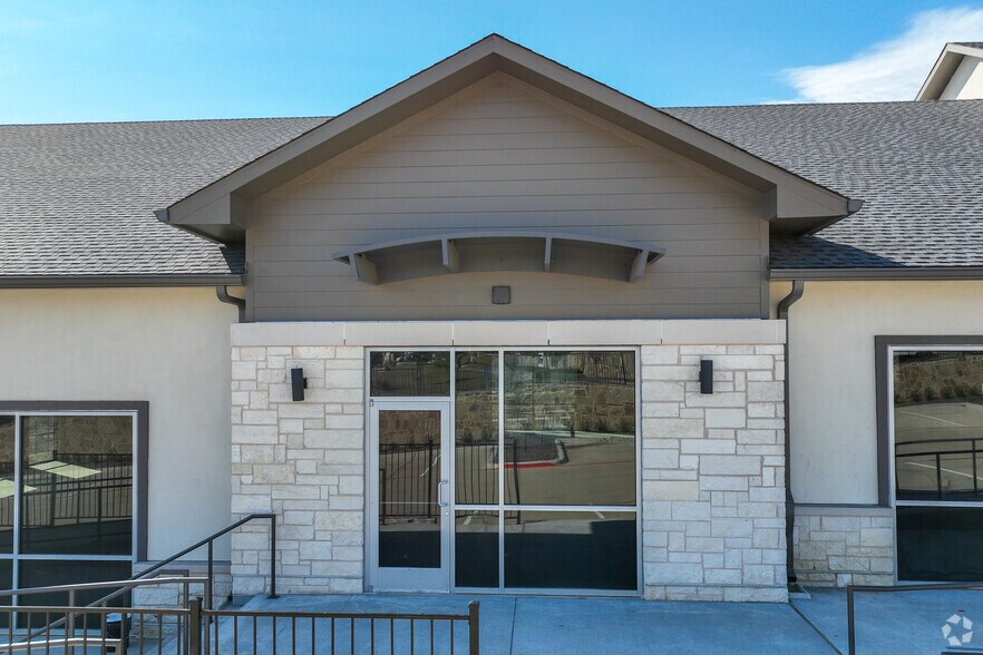 More Photos Of 250 Gerault Rd, Flower Mound Medical For Sale