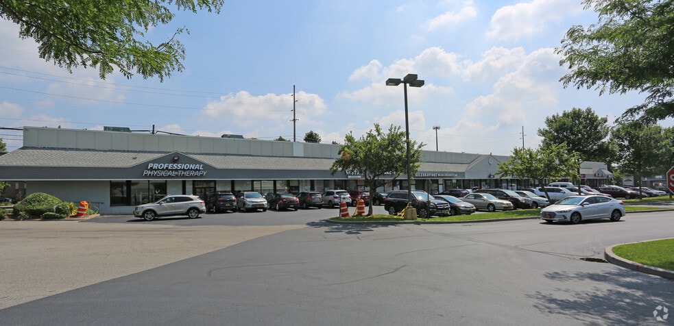 More Photos Of 265-285 S Broadway, Hicksville Unknown For Lease