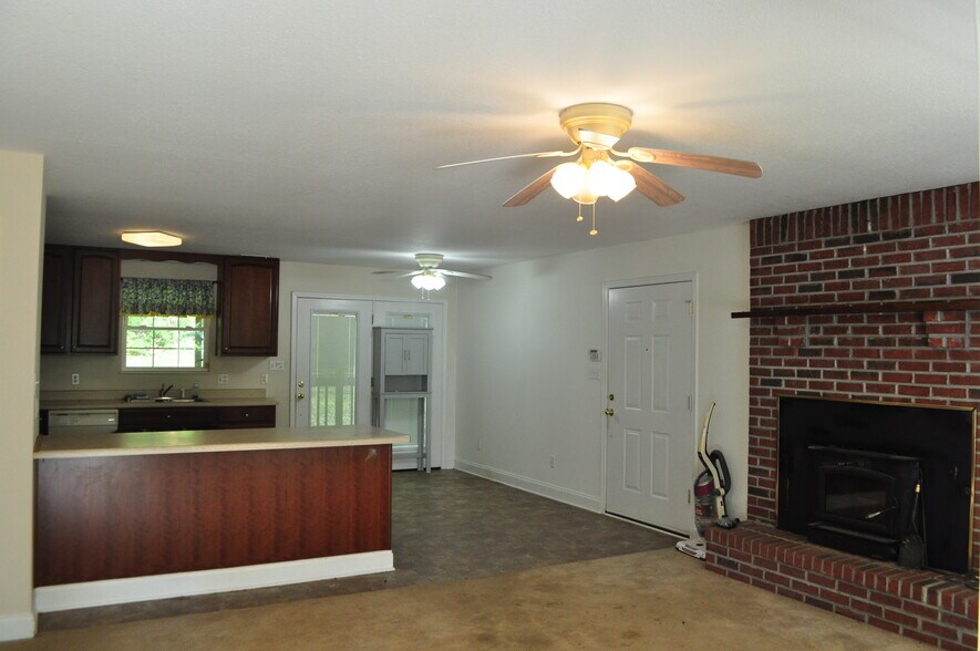 More Photos Of 6447 Rutledge Pike, Knoxville Office For Sale