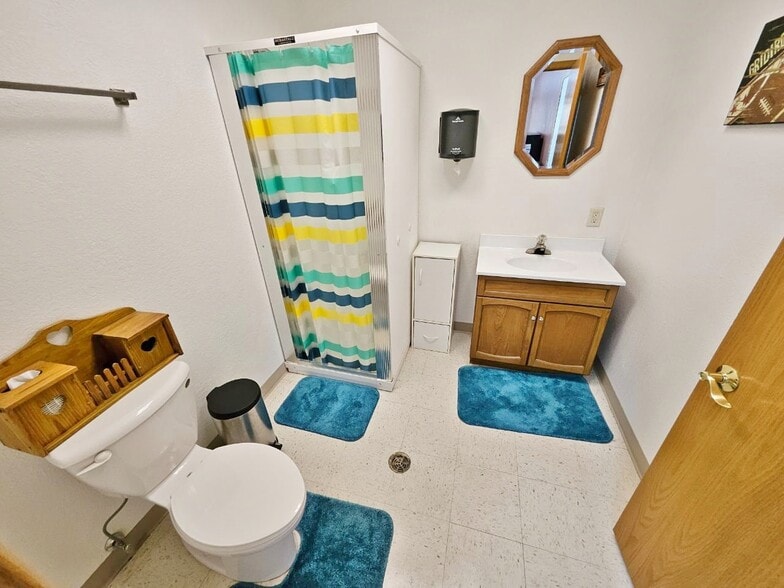 More Photos Of 314 1st St NE, Rugby Light Distribution For Sale