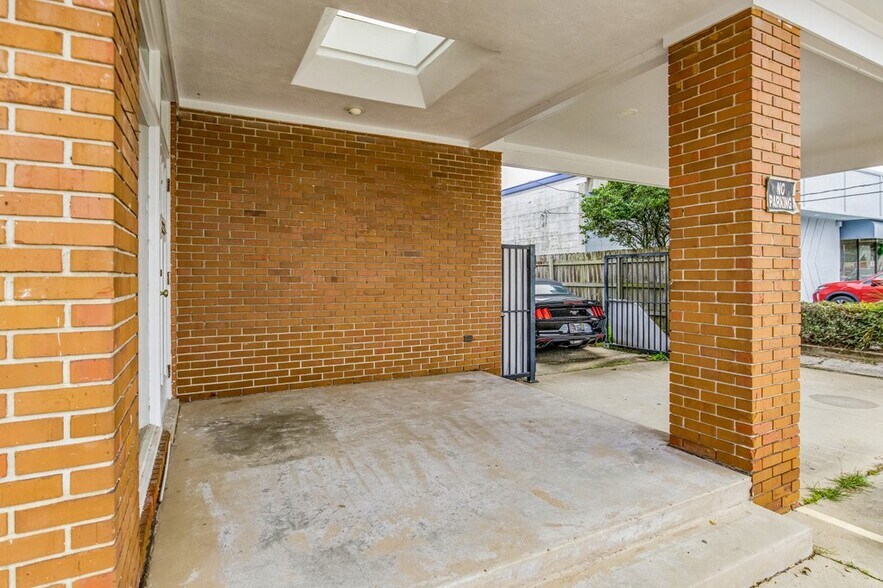 More Photos Of 2220 N Palafox St, Pensacola Medical For Sale