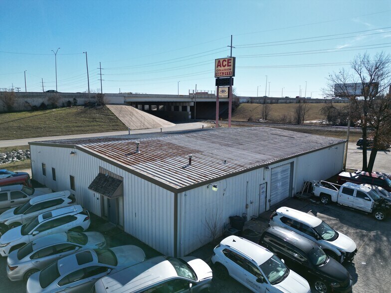 More Photos Of 6535 E Skelly Dr, Tulsa Auto Repair For Lease