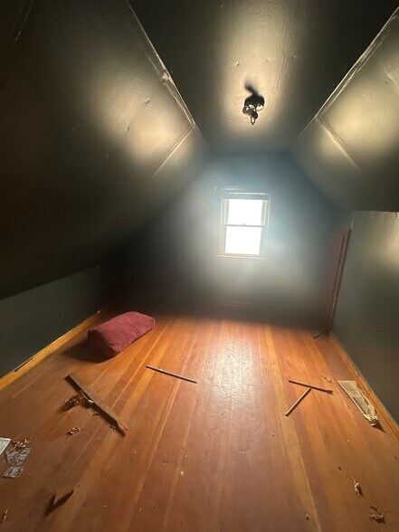 More Photos Of 408 E Main St, Sparta Specialty For Sale