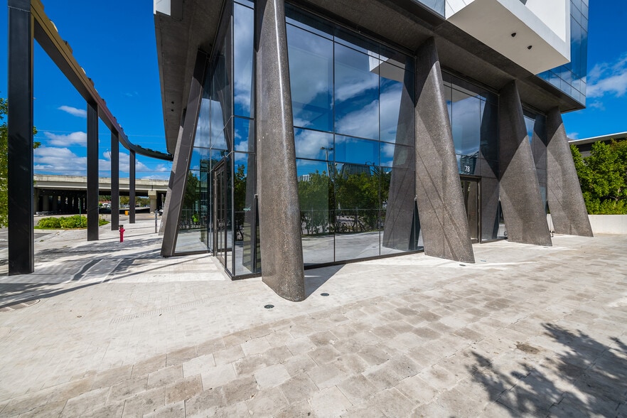 More Photos Of 78 NW 37th St, Miami Office For Lease