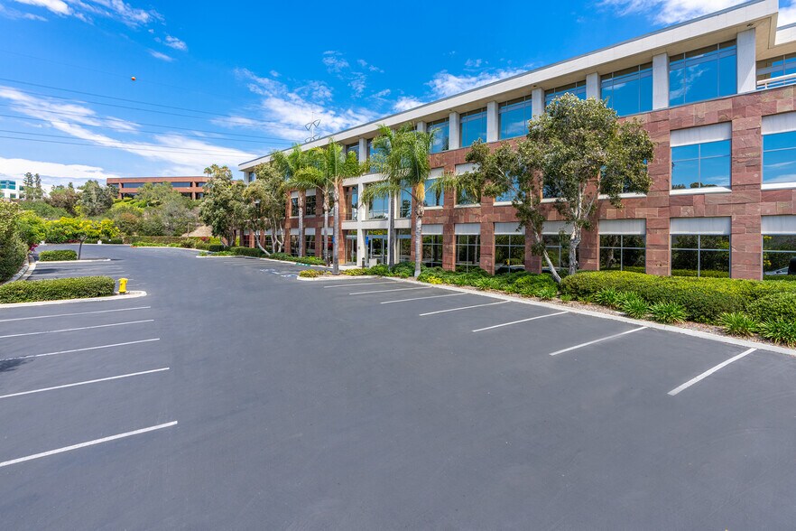 More Photos Of 1917 Palomar Oaks Way, Carlsbad Office For Sale