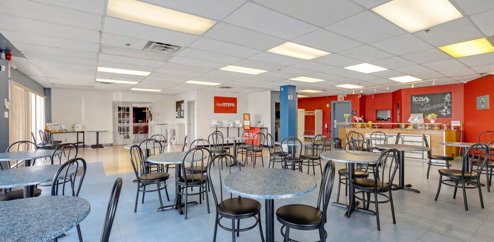 More Photos Of 5305 Notre-Dame, Laval Office Residential For Sale