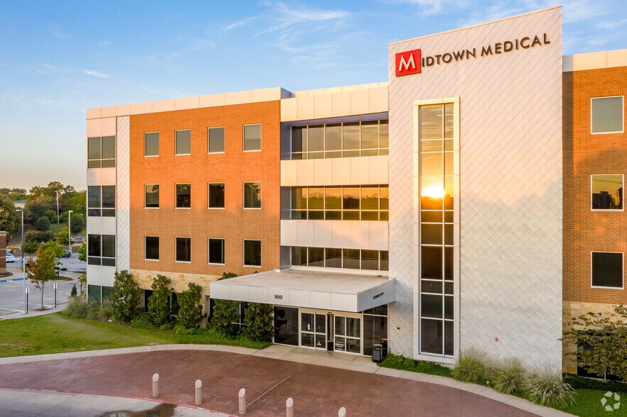 More Photos Of 900 Jerome St, Fort Worth Medical For Lease