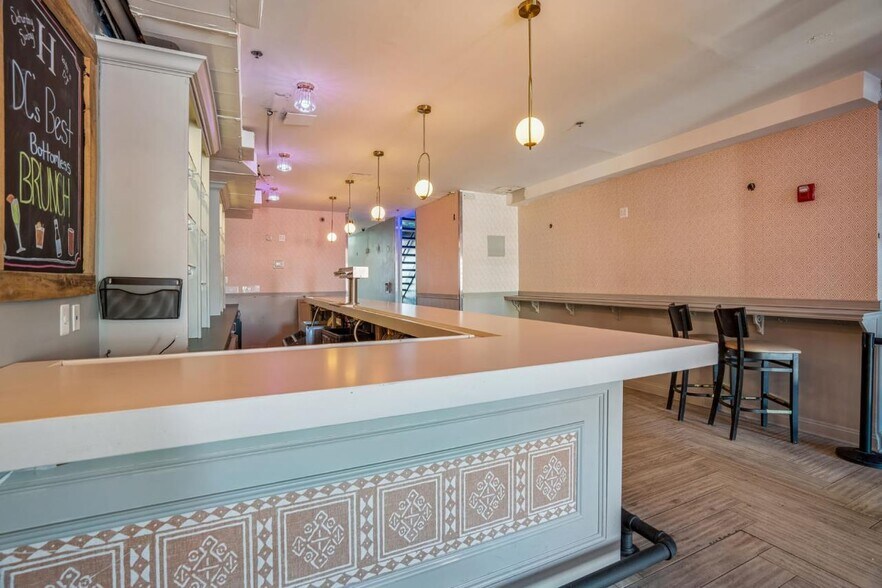 More Photos Of 1336 U St NW, Washington Bar For Sale