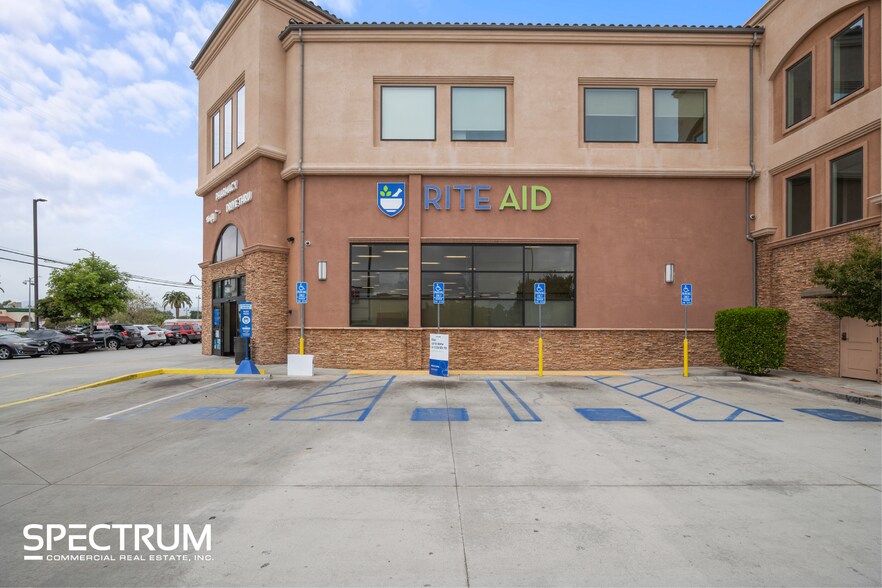 More Photos Of 13803 Foothill Blvd, Sylmar Drugstore For Lease