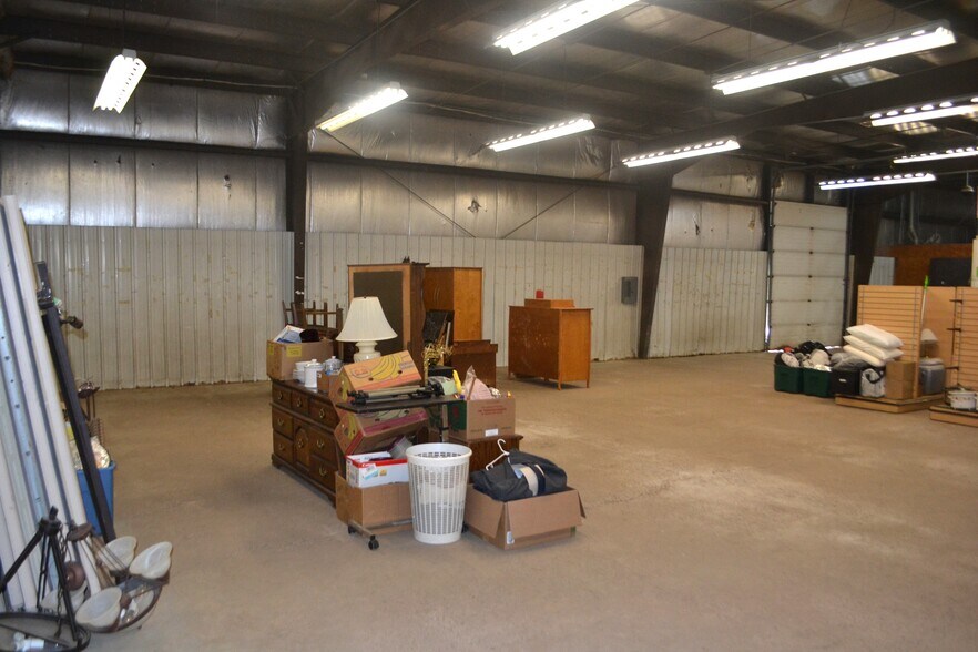 More Photos Of 152554 Cloverland Ln, Wausau Flex For Lease
