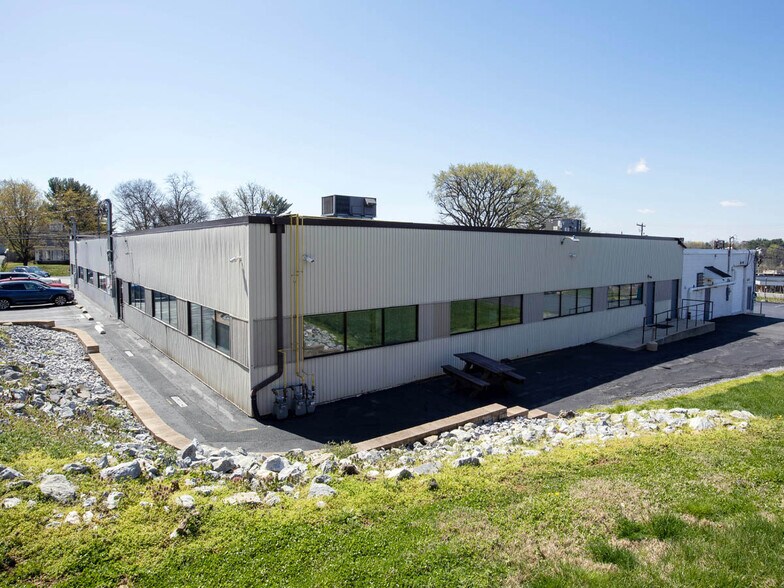 More Photos Of 1655-1661 Old Philadelphia Pike, Lancaster Daycare Center For Lease