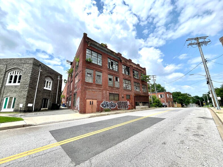 More Photos Of 804 N Franklintown Rd, Baltimore Warehouse For Sale