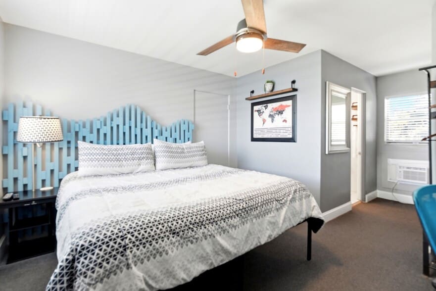 More Photos Of 11965 Gulf Blvd, Treasure Island Hotel For Sale