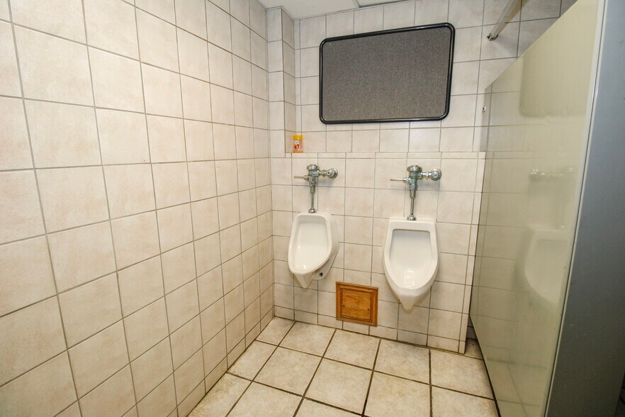 More Photos Of 125 Main St, Huron Bowling Alley For Sale