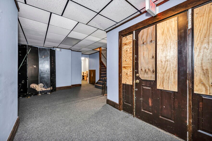 More Photos Of 6318 Lorain Ave, Cleveland Loft Creative Space For Sale
