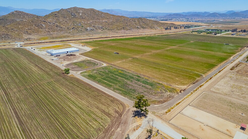 More Photos Of 35650 Hidden Springs Rd, Hemet Warehouse For Lease