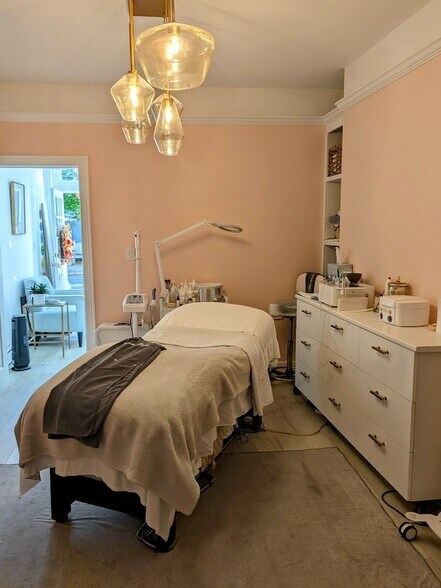 More Photos Of 320 Sea Cliff Ave, Sea Cliff Storefront Retail Residential For Lease