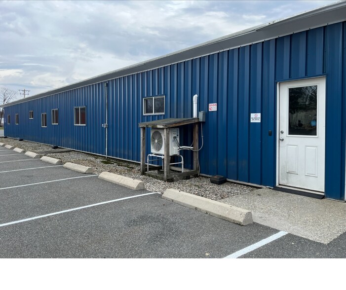 More Photos Of 324 Wells St, Greenfield Food Processing For Lease
