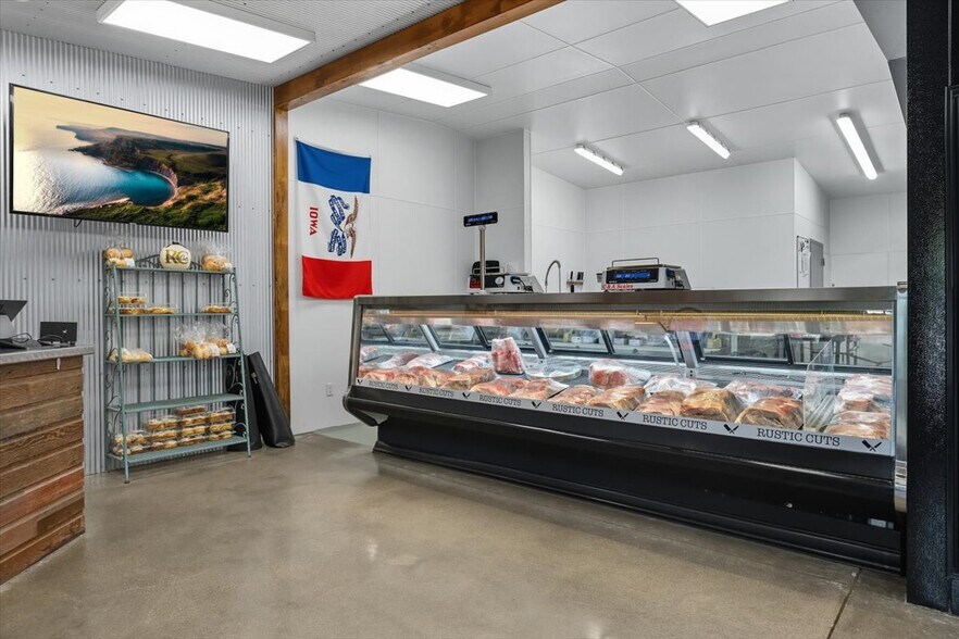 More Photos Of 501 Veterans Memorial Hwy, Council Bluffs Freestanding For Sale