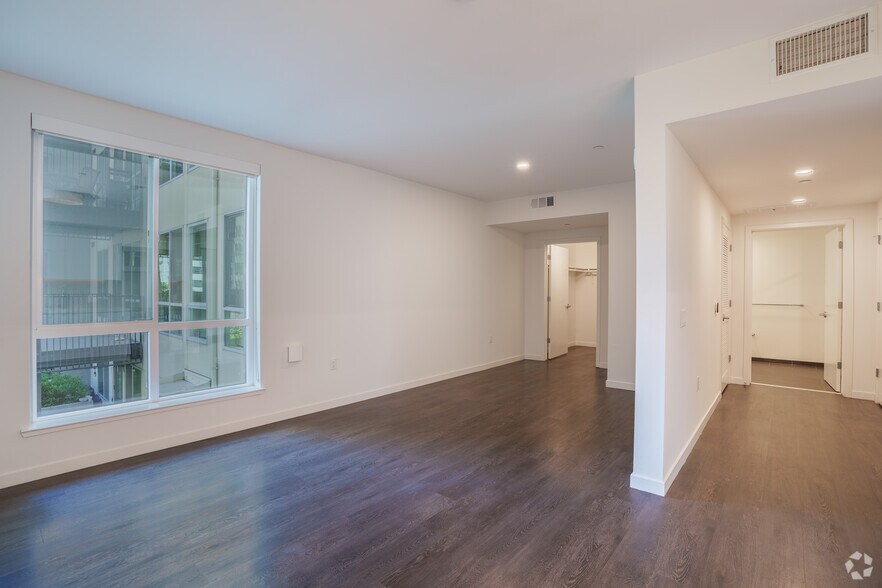 More Photos Of 2302 Valdez St, Oakland Apartments For Lease