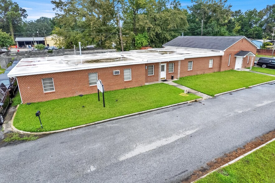 Primary Photo Of 5 Birkenhead Rd, Savannah Funeral Home For Sale