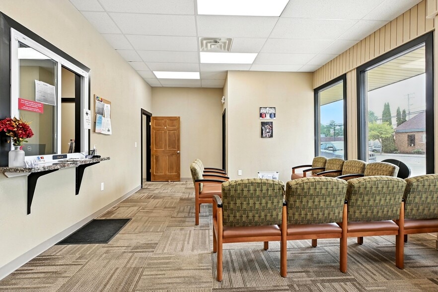 More Photos Of 110-114 W Grand River Ave, Webberville Storefront Retail Residential For Sale