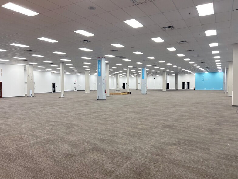 More Photos Of 220 W Schrock Rd, Westerville Office For Sale