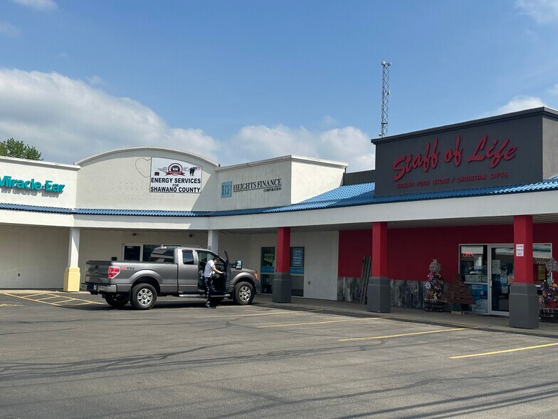 More Photos Of 212 E Green Bay St, Shawano Storefront For Sale