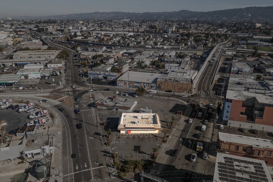 More Photos Of 324 23rd Ave, Oakland Convenience Store For Sale