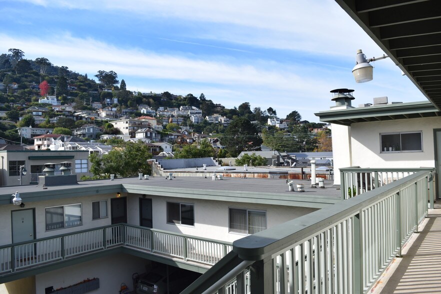 More Photos Of 206 Caledonia St, Sausalito Apartments For Sale