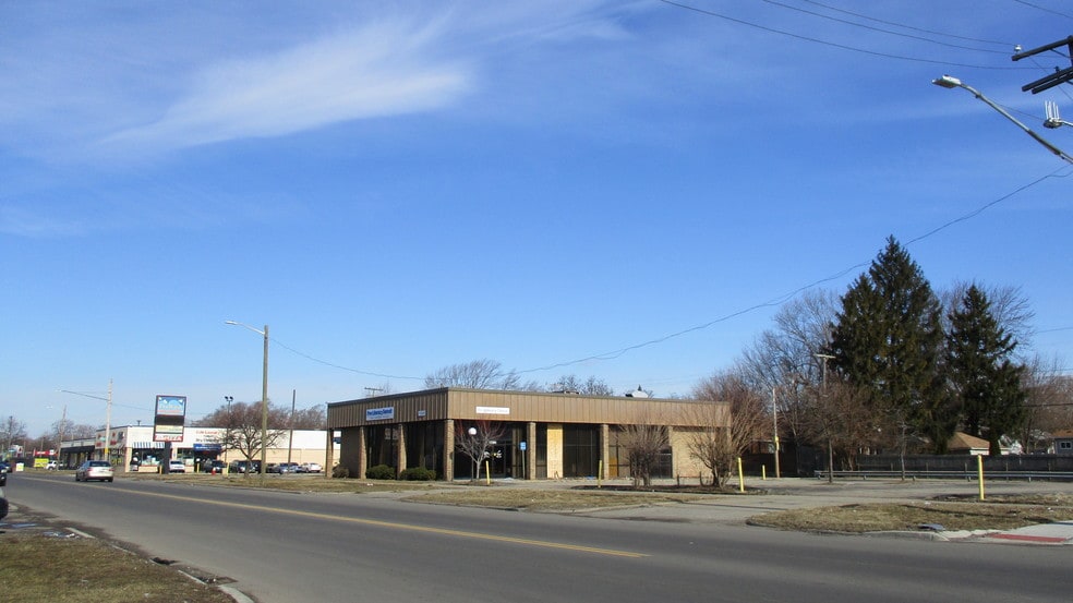More Photos Of 12300 Morang Rd, Detroit Bank For Lease
