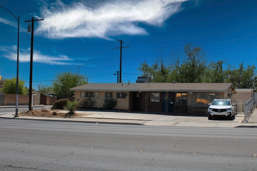 Primary Photo Of 3701 Vegas Dr, Las Vegas Office For Sale