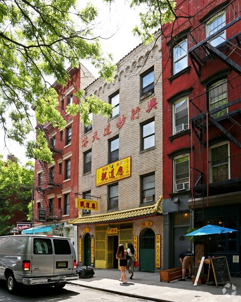 More Photos Of 16 Spring St, New York Apartments For Lease