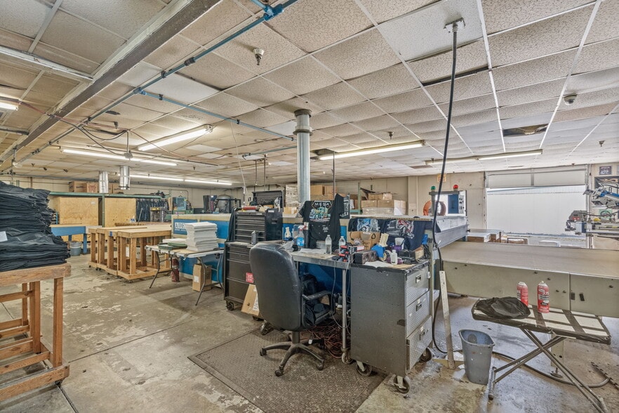 More Photos Of 6580 E Skelly Dr, Tulsa Manufacturing For Sale