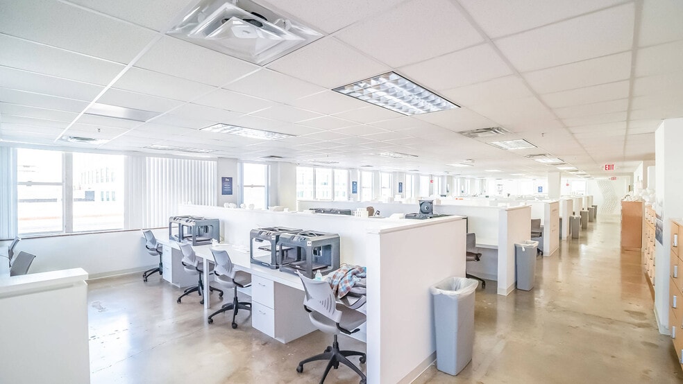 More Photos Of 420 Lincoln Rd, Miami Beach Loft Creative Space For Lease