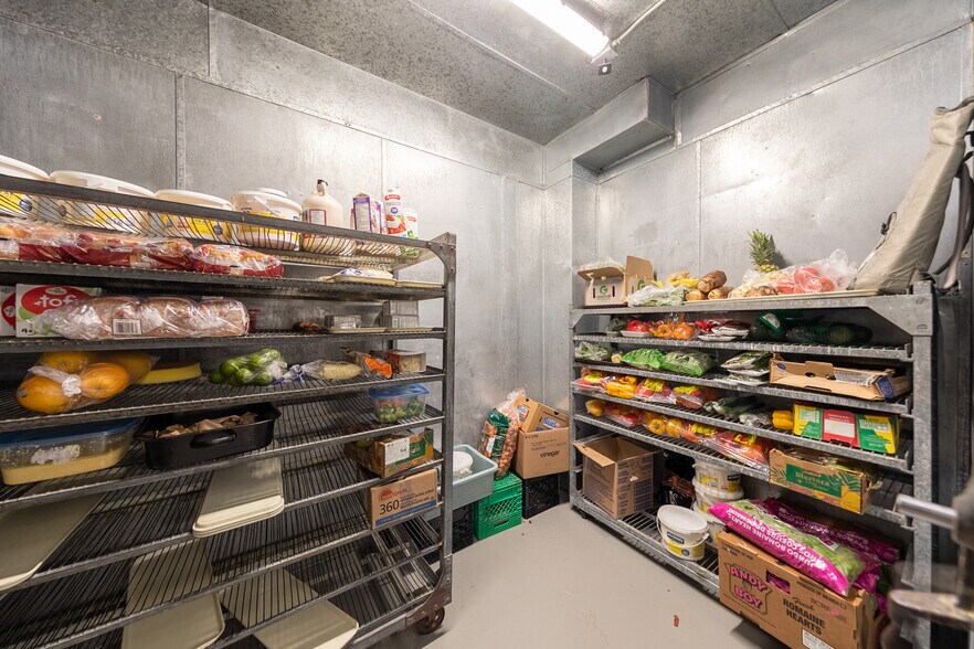 More Photos Of 839 Erie E, Windsor Restaurant For Sale