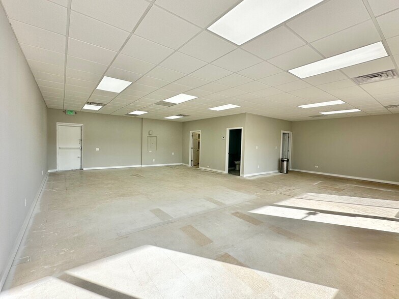 More Photos Of 9515-9521 Indianapolis Blvd, Highland Unknown For Lease