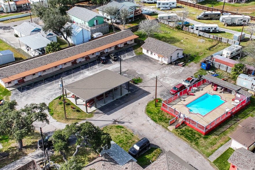 More Photos Of 309 S Fulton Beach Rd, Rockport Hotel For Sale