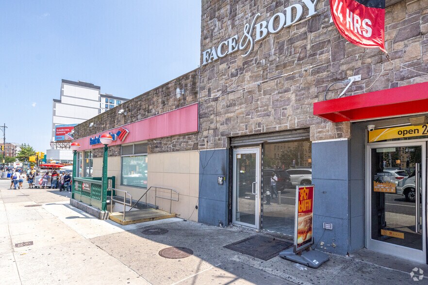 More Photos Of 4748-4754 Broadway, New York Storefront For Lease