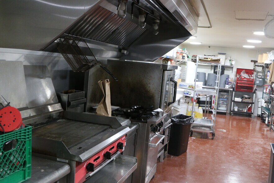 More Photos Of 3101 E Baltimore St, Baltimore General Retail For Lease