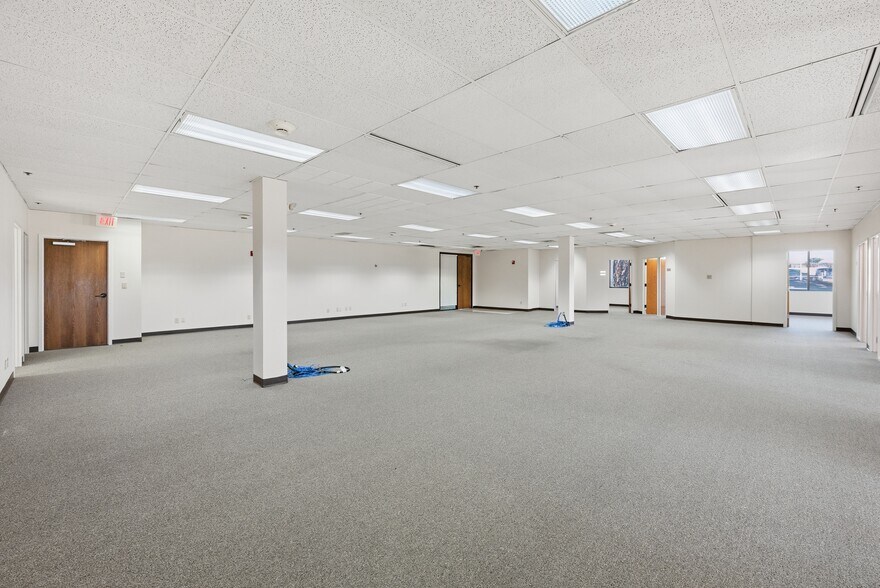 More Photos Of 8790 Governors Hill Dr, Cincinnati Office For Sale