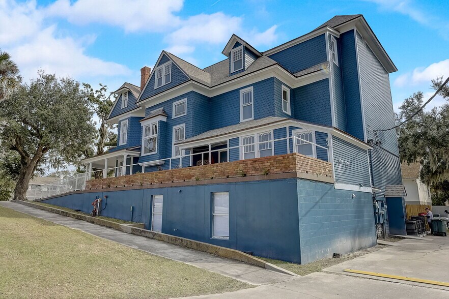 More Photos Of 404 S Ridgewood Ave, Daytona Beach Apartments For Sale