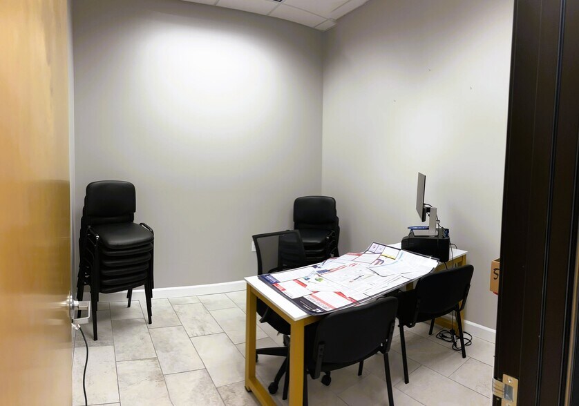 More Photos Of 80 N McClintock Dr, Chandler Medical For Sale